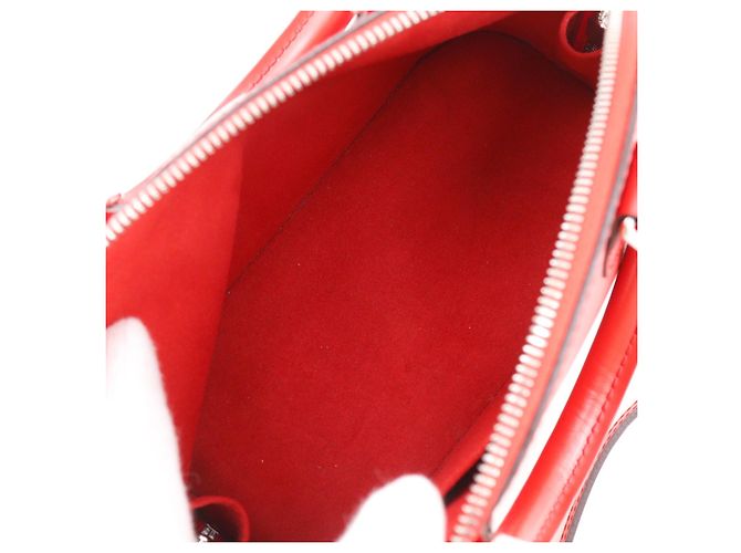 Louis Vuitton Alma Epi Leather BB Rosso - vista 4
