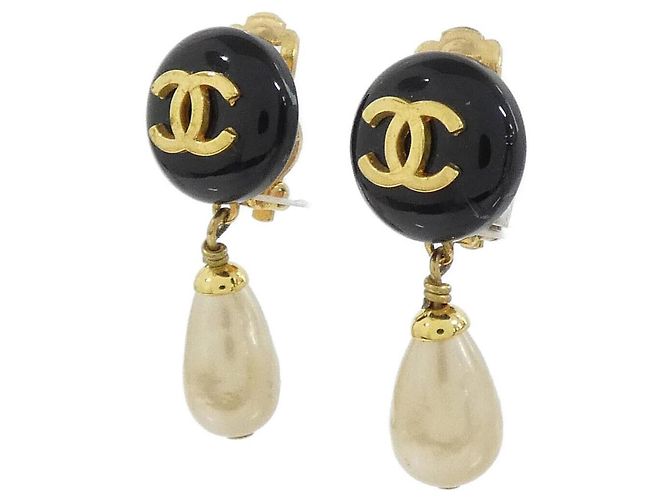 Classique Boucles d'oreilles à clip Chanel noir et blanc - vue 2