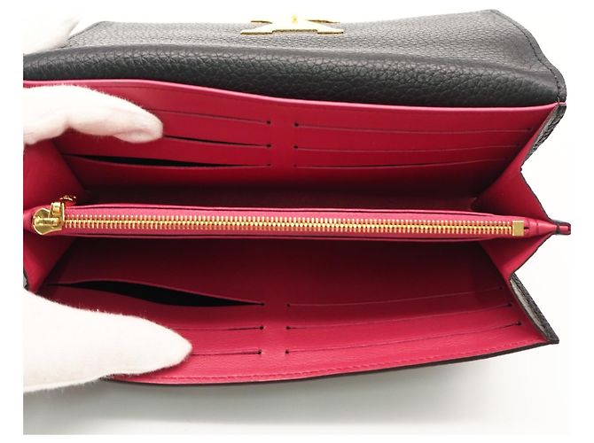 Cartera Louis Vuitton Taurillon Capucines Negro Rosa - vista 10