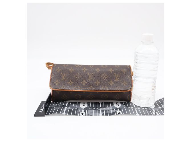 Borsa a tracolla Louis Vuitton Monogram Pochette Twin GM Marrone Beige Monogramma - vista 3