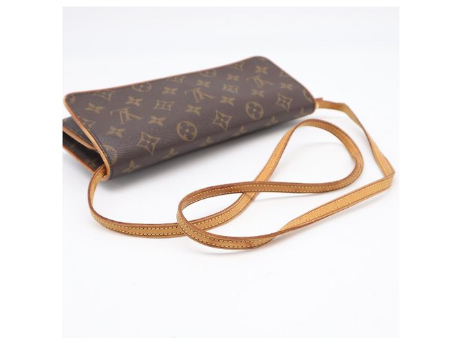 Borsa a tracolla Louis Vuitton Monogram Pochette Twin GM Marrone Beige Monogramma - vista 8