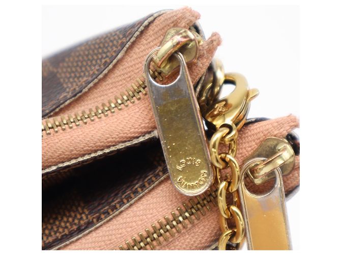 Louis Vuitton Damier Pochette Double Shoulder Bag Marrone Beige Damier ebene - vista 10