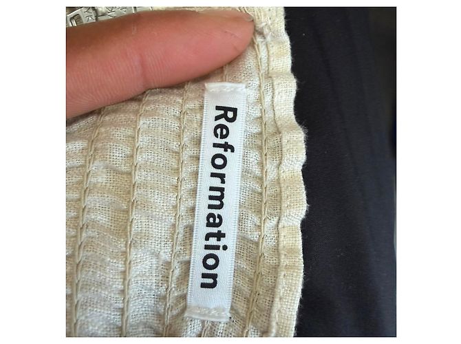 Top cropped sem mangas Reformation em linho marfim Branco Cru - vista 4