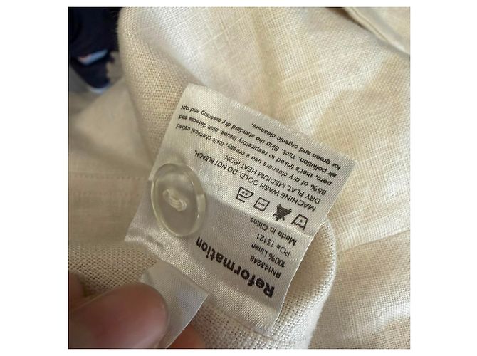 Top cropped sem mangas Reformation em linho marfim Branco Cru - vista 6