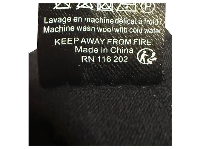 Zadig & Voltaire V-Ausschnitt Pullover aus schwarzer Merinowolle - Ansicht 6