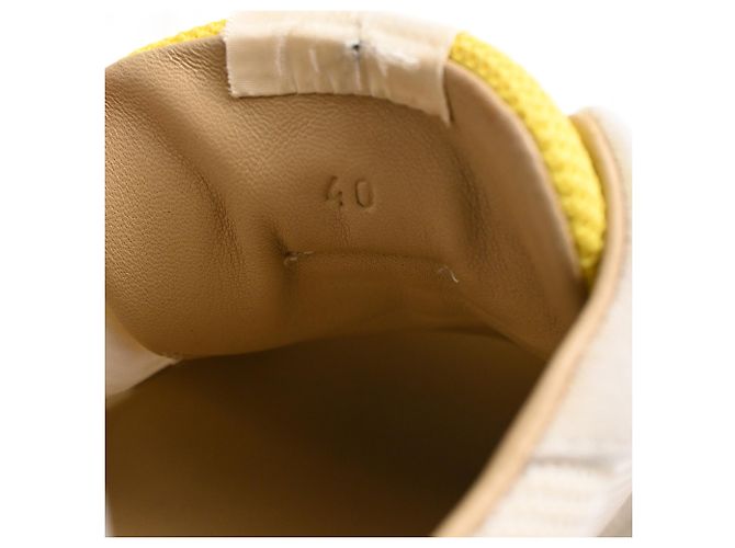 Baskets Hermès Escape en daim blanc - vue 8