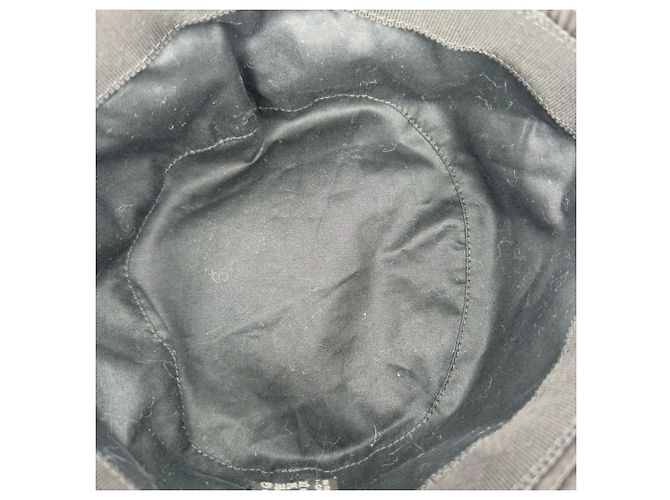 Cappello bucket in Re-Nylon Prada in nylon nero - vista 7