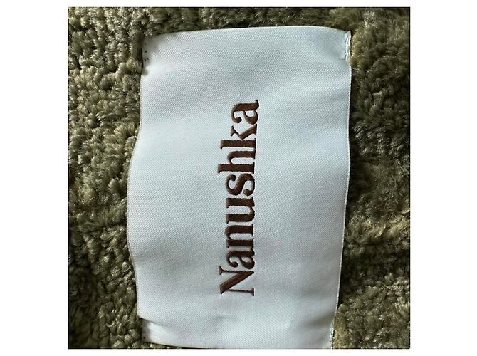 Nanushka Button-Down Gürtelmantel aus schwarzem Kunstleder - Ansicht 5