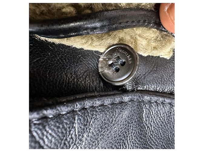 Nanushka Button-Down Gürtelmantel aus schwarzem Kunstleder - Ansicht 7