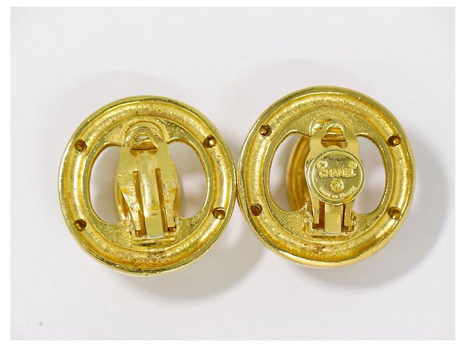 Chanel Vintage CC Round Cutout Clip-On Metal small D'oro - vista 2