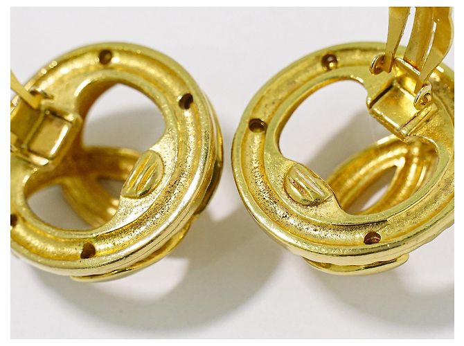Chanel Vintage CC Round Cutout Clip-On Metal small D'oro - vista 6