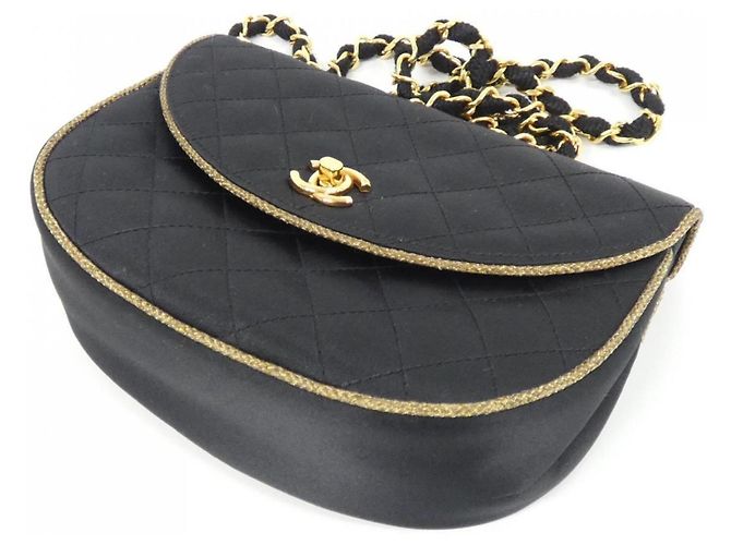 Borsa a tracolla in raso nero Chanel - vista 3