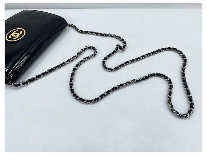Borsa a tracolla per trucco in vernice nera Chanel Nero - vista 10