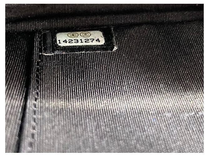 Borsa a tracolla per trucco in vernice nera Chanel Nero - vista 14