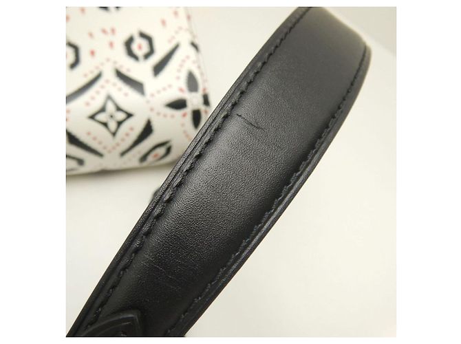 Borsa a tracolla Louis Vuitton Twist MM in pelle di vacchetta Nero Bianco - vista 10