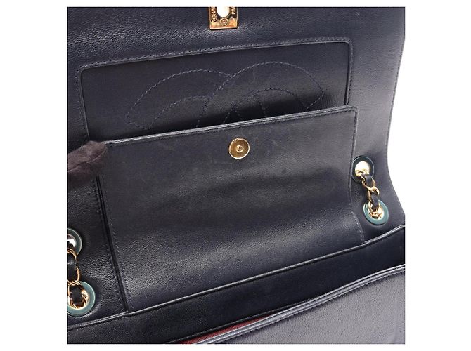 Borsa a tracolla Chanel Mademoiselle Matelassé Double Flap Blu navy - vista 9