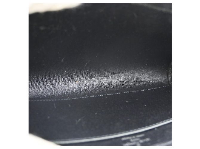 Pochette Baikal Louis Vuitton Clutch in pelle Taiga Nero - vista 3