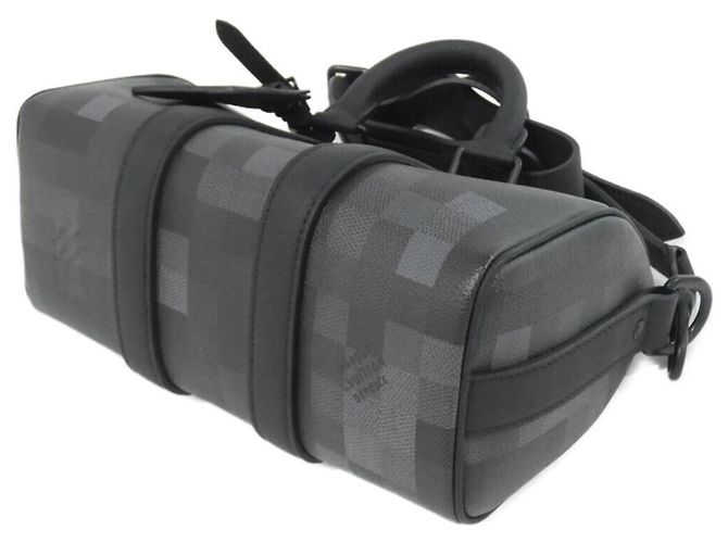 Louis Vuitton Damouflage Keepall Bandoulière 25cm Borsa Boston Nero - vista 2