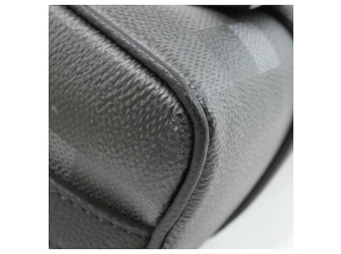 Louis Vuitton Damouflage Keepall Bandoulière 25cm Borsa Boston Nero - vista 3