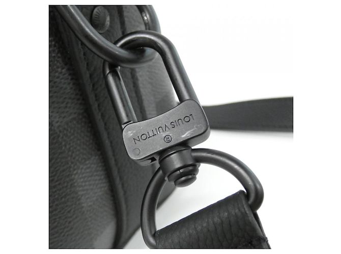 Louis Vuitton Damouflage Keepall Bandoulière 25cm Borsa Boston Nero - vista 6