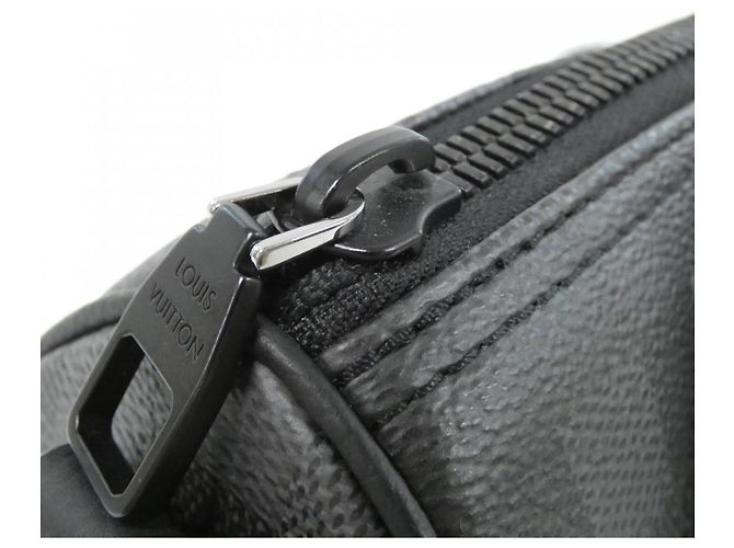 Louis Vuitton Damouflage Keepall Bandoulière 25cm Borsa Boston Nero - vista 7