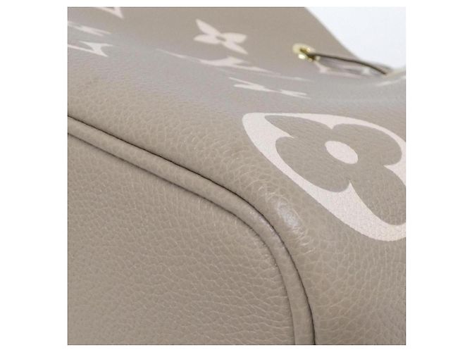 Néonoé Borsa a tracolla Louis Vuitton Bicolor Monogram Empreinte Neo Noe MM Beige Grigio - vista 3