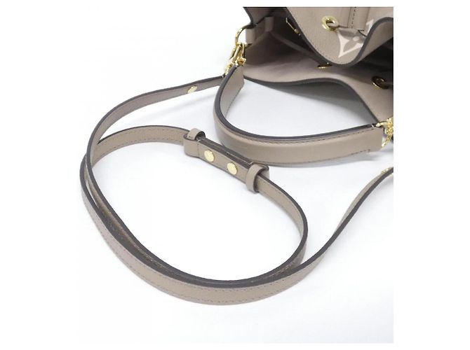 Néonoé Borsa a tracolla Louis Vuitton Bicolor Monogram Empreinte Neo Noe MM Beige Grigio - vista 5