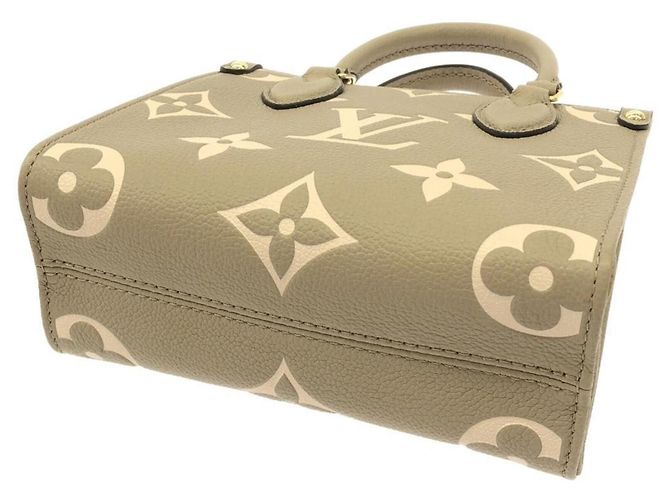 Borsa Louis Vuitton Bicolor Monogram Empreinte OnTheGo BB Beige Grigio - vista 3