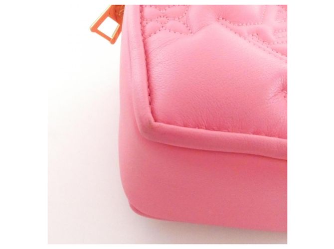 Borsa Pouch Louis Vuitton Bubble Glam Pop My Heart Rosa - vista 2