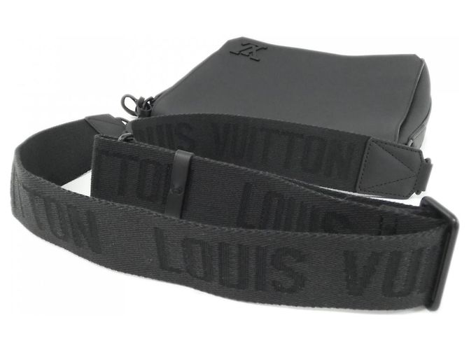 Bolsa de ombro Louis Vuitton LV Aerogram Takeoff Messenger Preto - vista 7