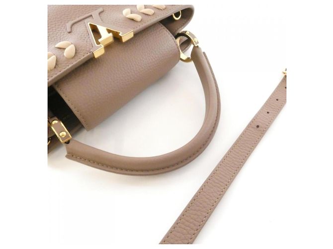 Borsa Louis Vuitton Capucines PM M54882 Beige - vista 4