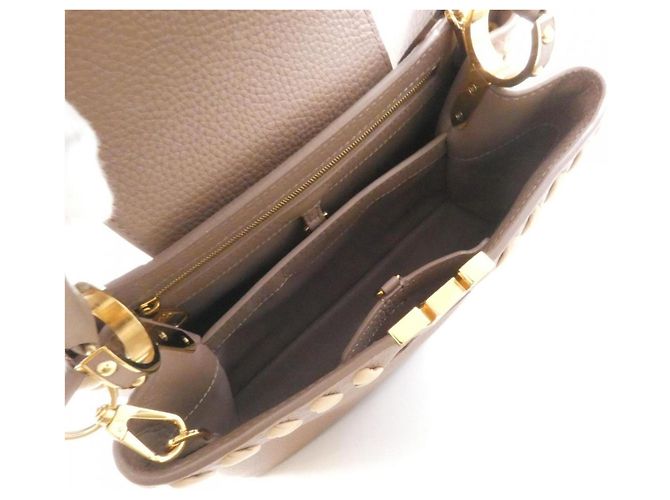 Borsa Louis Vuitton Capucines PM M54882 Beige - vista 6