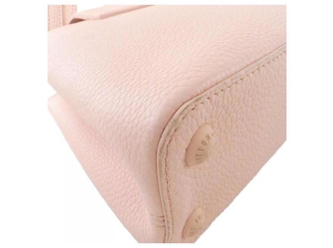 Borsa Louis Vuitton Capucines BB Rosa - vista 3