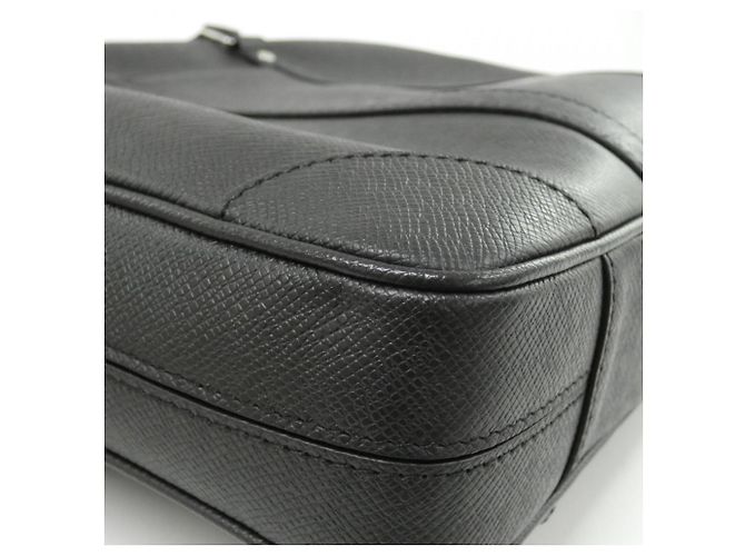 Borsa Louis Vuitton Taiga Porte Documents Voyage Nero - vista 3