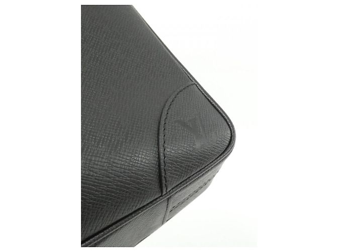 Borsa Louis Vuitton Taiga Porte Documents Voyage Nero - vista 4