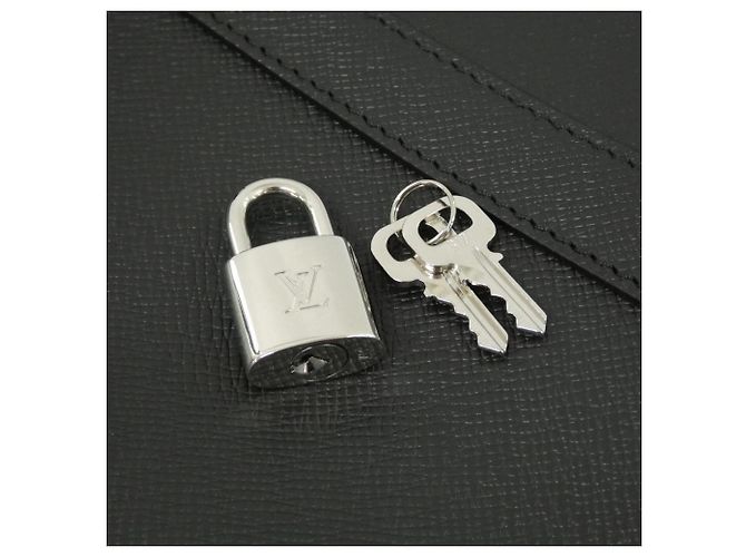 Borsa Louis Vuitton Taiga Porte Documents Voyage Nero - vista 5