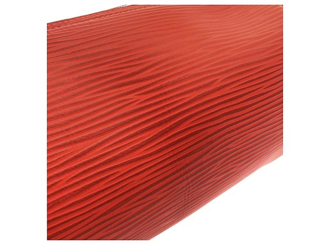 Borsa a tracolla Louis Vuitton Epi Soft Polochon XL Rosso - vista 5