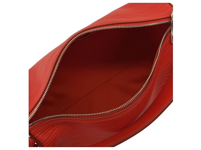 Borsa a tracolla Louis Vuitton Epi Soft Polochon XL Rosso - vista 9