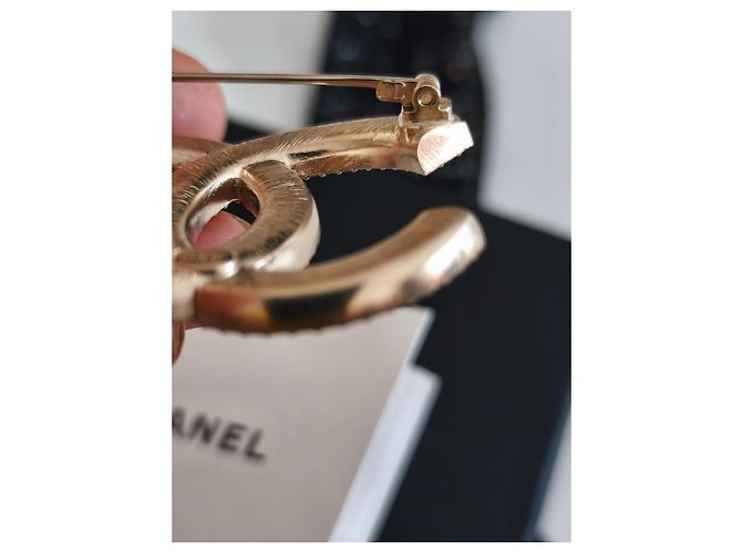 Spilla Chanel Logo CC in Cristallo e Metallo Dorato Bianco Gold hardware - vista 7