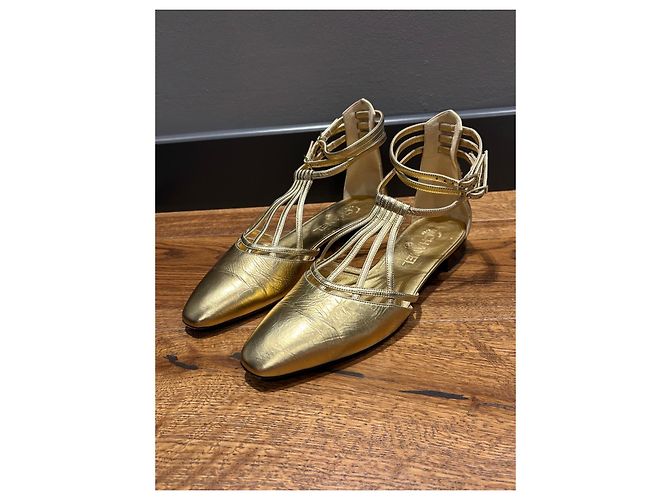 Chanel Bailarinas con tiras de cuero dorado - vista 11