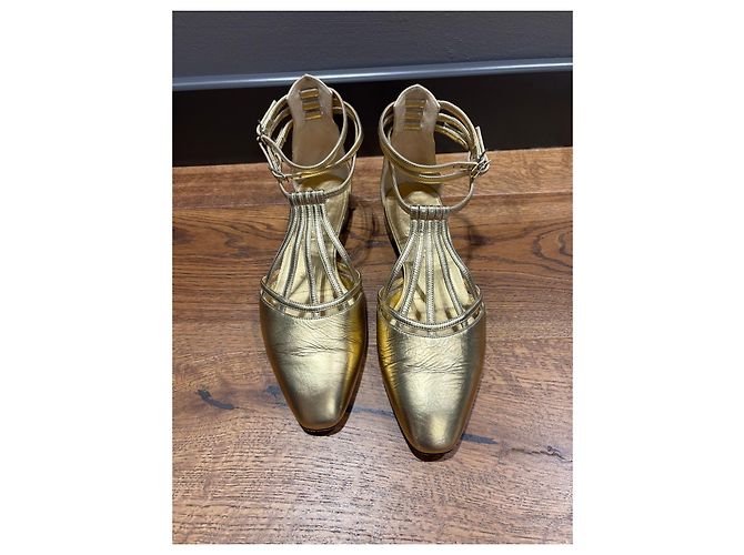 Chanel Bailarinas con tiras de cuero dorado - vista 12