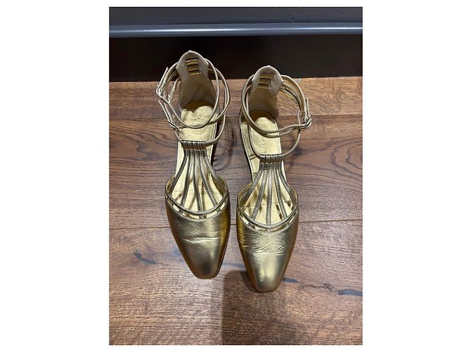 Chanel Bailarinas con tiras de cuero dorado - vista 13