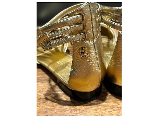 Chanel Bailarinas con tiras de cuero dorado - vista 4