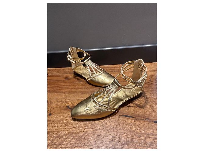 Chanel Bailarinas con tiras de cuero dorado - vista 9