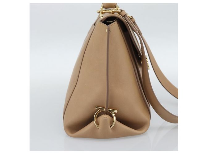 Salvatore Ferragamo Sofia Rainbow Saddle Leather Medium Beige - vista 3