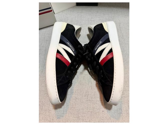 Sneakers Moncler Tricolore in Pelle e Camoscio Nero Rosso Blu - vista 3