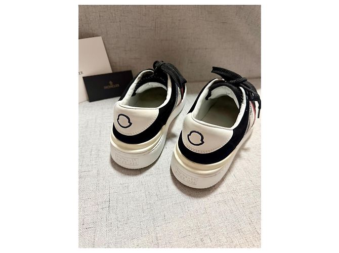 Sneakers Moncler Tricolore in Pelle e Camoscio Nero Rosso Blu - vista 5