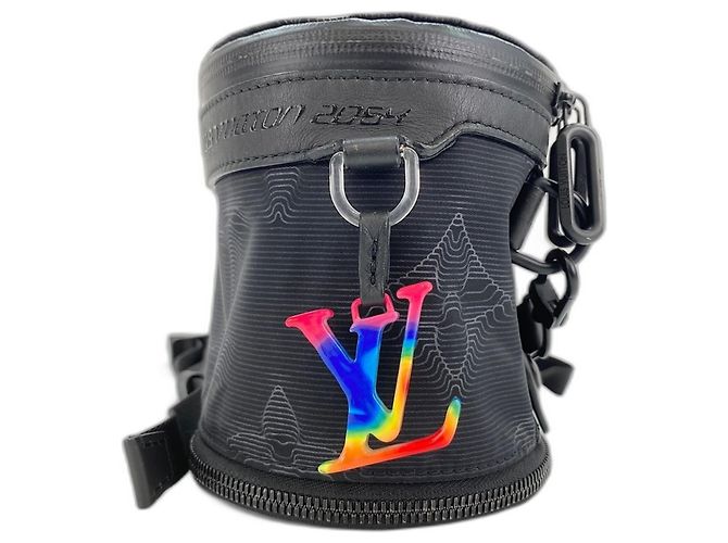 Borsa a tracolla polochon espandibile in nylon Louis Vuitton Nero - vista 2
