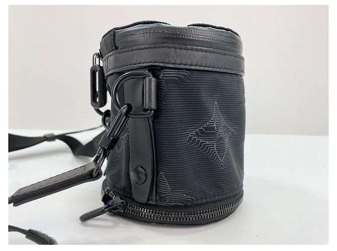 Borsa a tracolla polochon espandibile in nylon Louis Vuitton Nero - vista 5