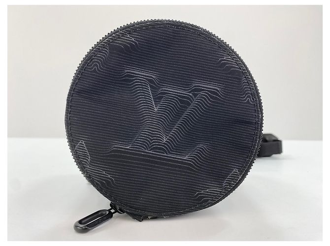 Borsa a tracolla polochon espandibile in nylon Louis Vuitton Nero - vista 7